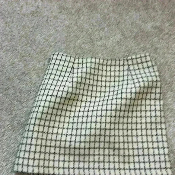 Adorable tweed skirt - Picture 1 of 2